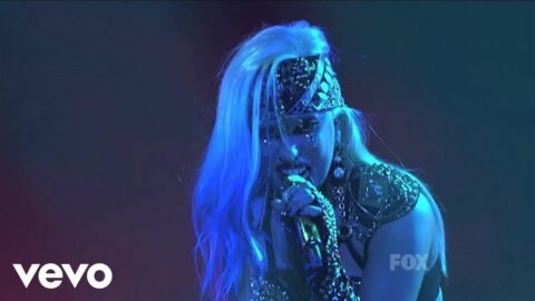 Lady Gaga – The Edge of Glory (Live on American Idol)