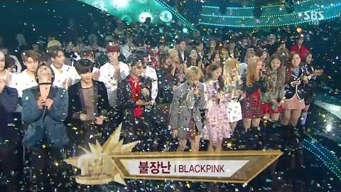 BLACKPINK – ‘불장난 (PLAYING WITH FIRE)’ 1127 SBS Inkigayo : NO.1 OF THE WEEK