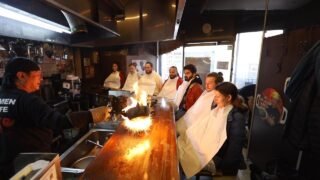 داخل محل رامن النار في اليابان – FIRE RAMEN