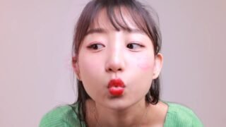 [ASMR]💄립스틱으로 낙서하고 뽀뽀하기💋나의 뽀뽀를 받아랏