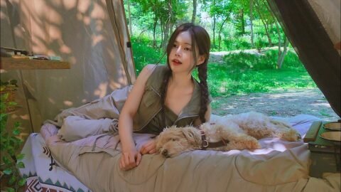 새소리 가득한 깊은산속에서 나홀로 튀김수육에 시원한 맥주한잔 | 화목난로에 치즈 군고구마 , 딸기크레페 샌드위치 | 애견동반캠핑