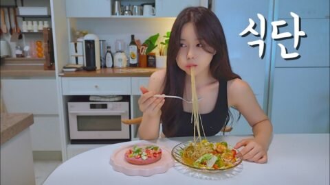 90만 캠핑 유튜버의 몸매관리 식단 | 장마철 텐트 세탁 | 폭우내리는 밭에서 야채따기