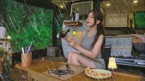 ☔️비 내리는 숲 속 아늑한 회전 어닝 텐트 | 자동차 와인바 오픈 | 해산물 파피요트, 또띠아 피자 (김치찌개) | 레이캠핑카