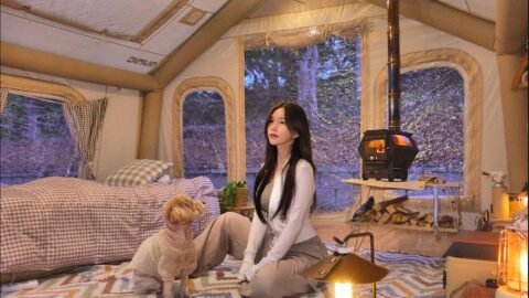 보슬비 내리는 가을날 미니 화목난로와 아늑한 에어텐트 |스테이크 샌드위치에 시원한 맥주 | 군고구마 구워먹기 | 애견동반캠핑