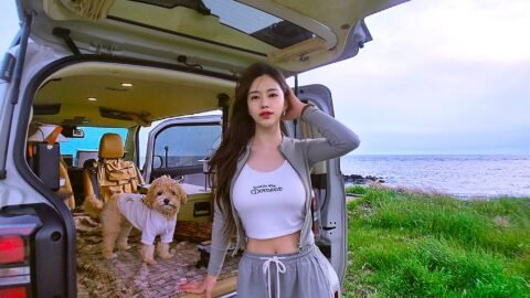 푸른 바다 앞 강아지와 함께 레이 캠핑카로 차박 하기 | 회에 소주 한 잔 그리고 부대찌개 | 귤빵 만들어먹기