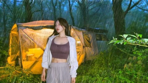 ☔️폭우 쏟아지는 날 정글 같은 숲속에서 작은 캠핑카에 텐트를 연결해 보자 l 불닭볶음면에 콘치즈