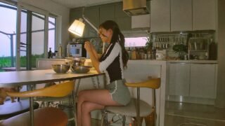 도시에서 섬으로 이사한 여자의 제주 전원주택 일상🏠 | 새참에 막걸리 마시고 보말 따서 칼국수 만들어 먹기 | 대왕 무늬오징어 회