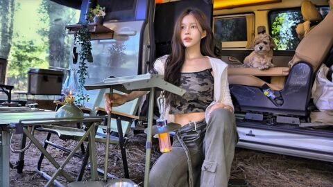🚙미니 캠핑카에 270도 회전어닝 텐트로 거실을 만들고 차박하기 | 미치도록 매운 실비김치찜 | 할로윈 디저트 만들기